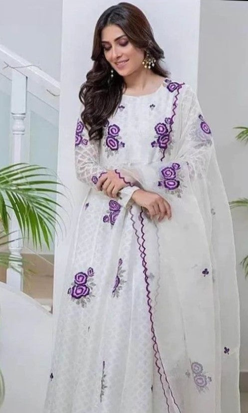 AYEZA KHAN Fancy white 3pc Code: -/AZ